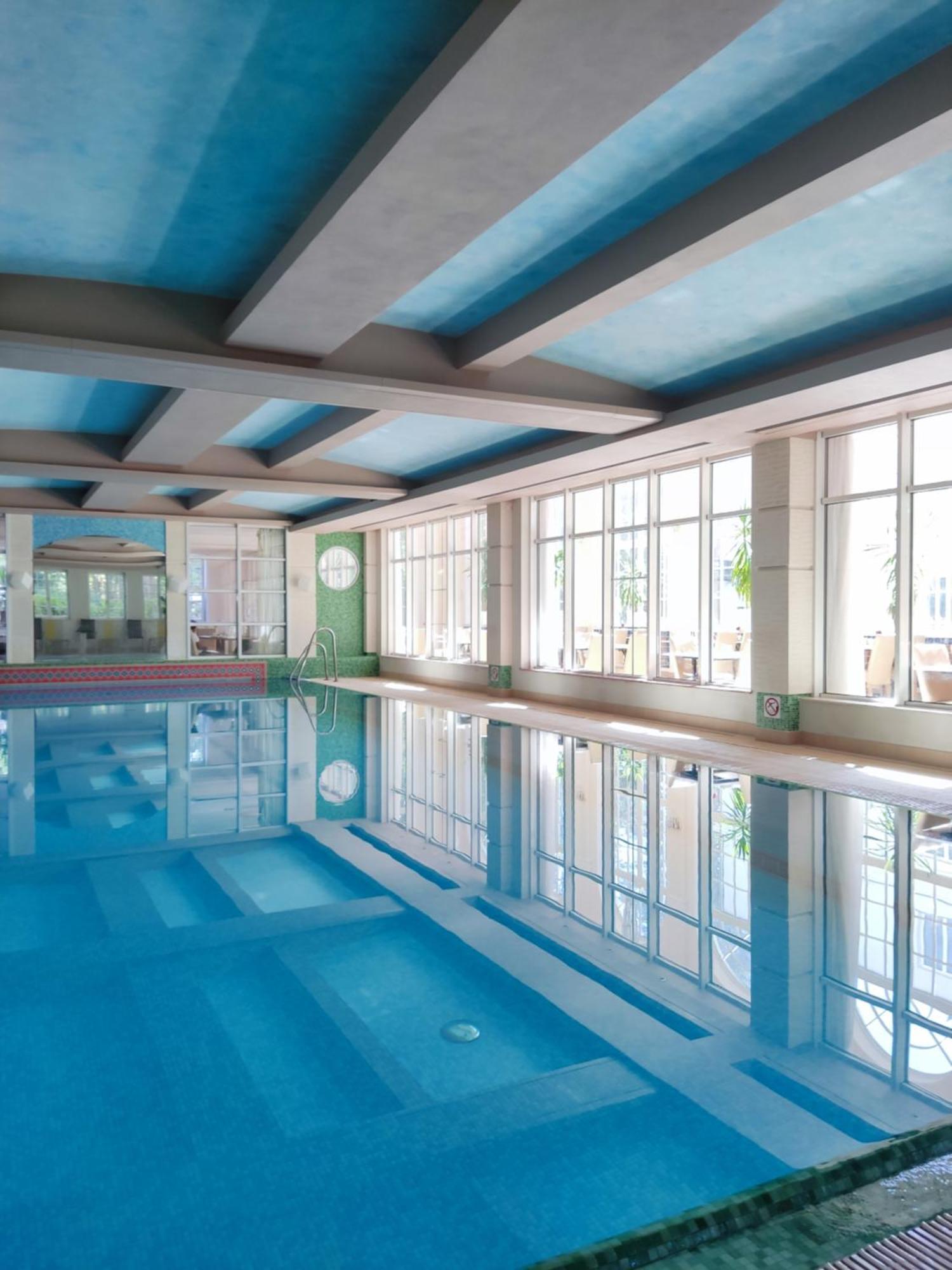 Klub Sosnowy Hotel Варшава Екстериор снимка